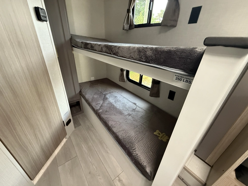 2026 Kz-rv Sportsmen Classic 181bh alt