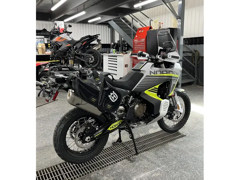 2025 Husqvarna NORDEN 901 EXPEDITIO