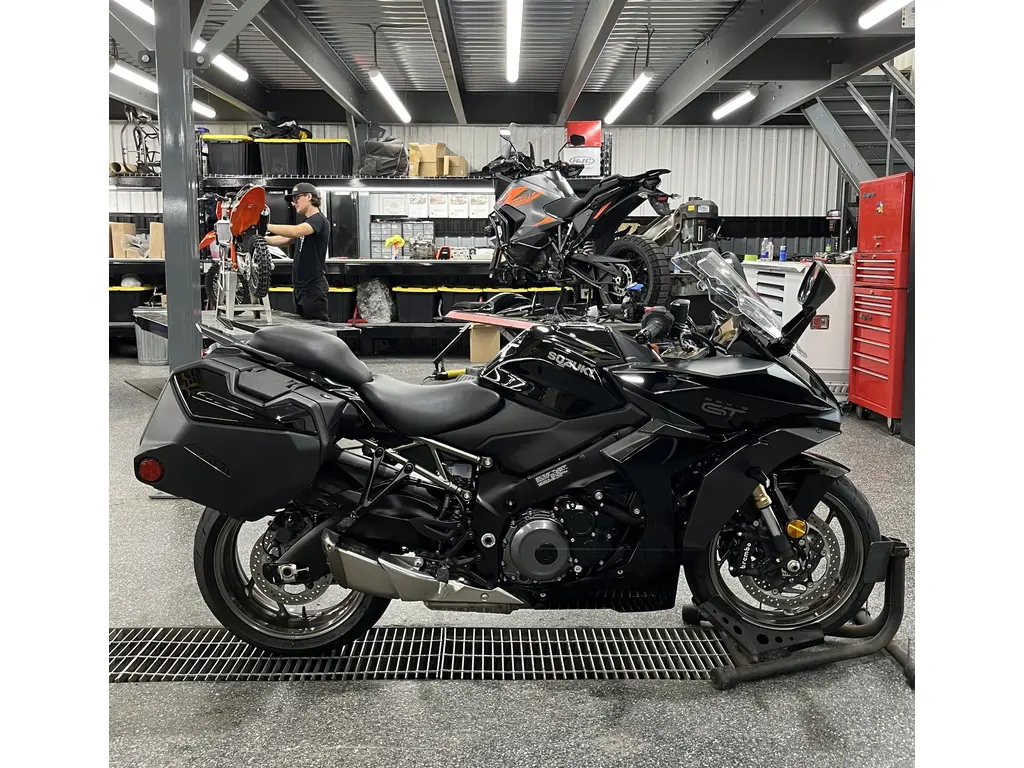 2024 Suzuki GSX-S1000 GT+