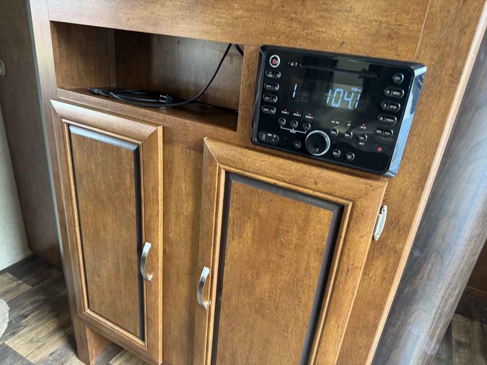 2017 Forest River Vibe 243bhs alt