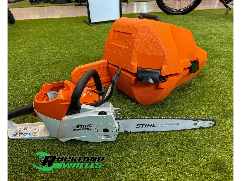Stihl CHAINSAW AND CASE  2021