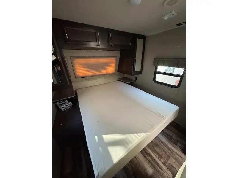 2017 PALOMINO PUMA 320