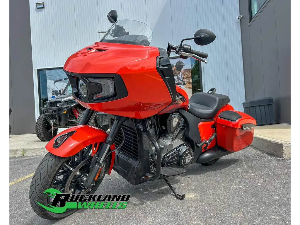 2024 Indian Motorcycle CHALLENGER DARK HORSE