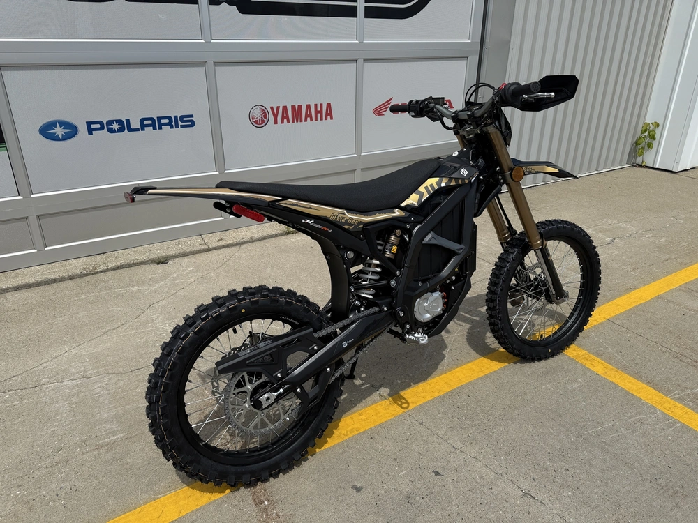 2025 Surron Ultra Bee alt
