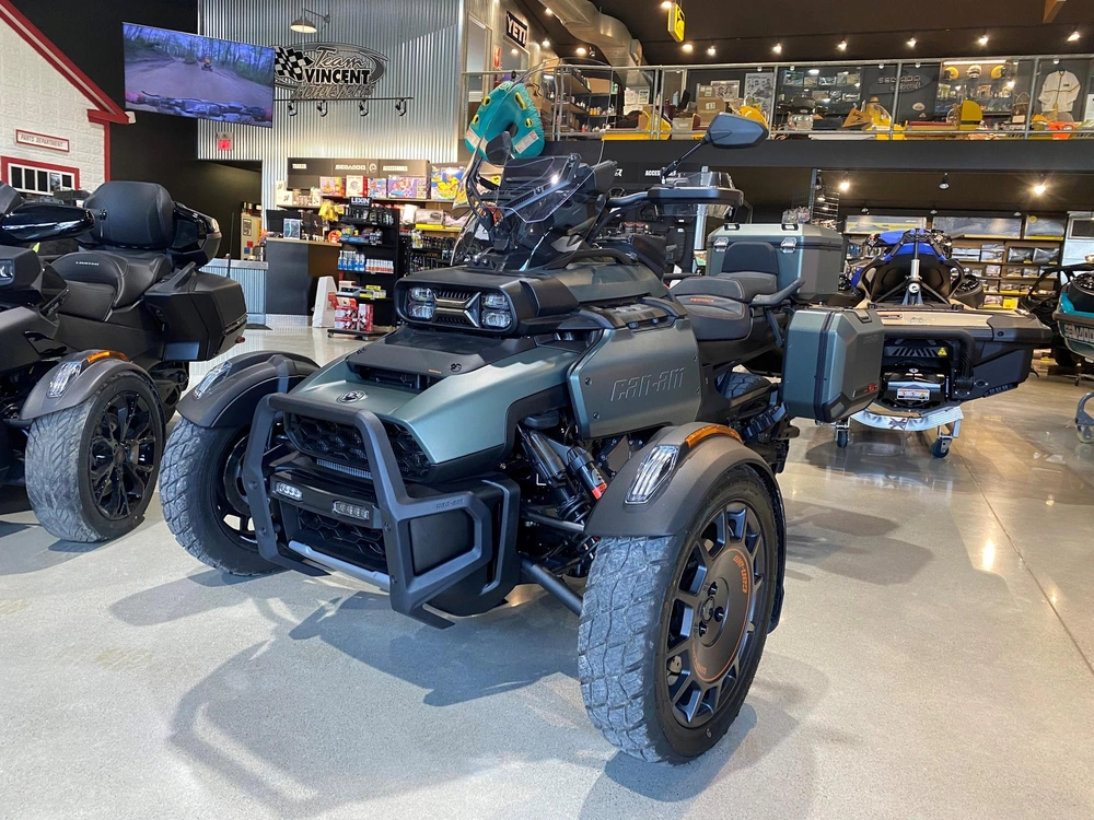2025 Can-am Canyon Redrock Edition alt