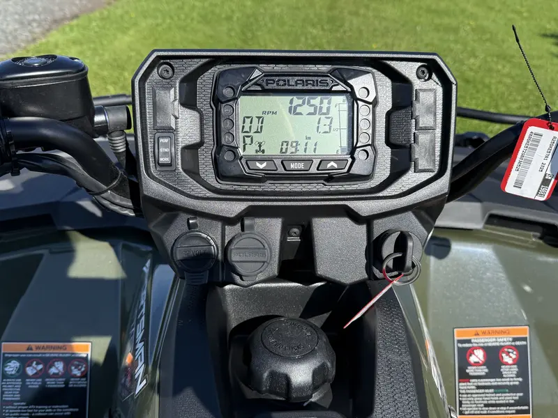 2025 Polaris SPORTSMAN 6X6 BIG BOSS *À partir de 1.99%