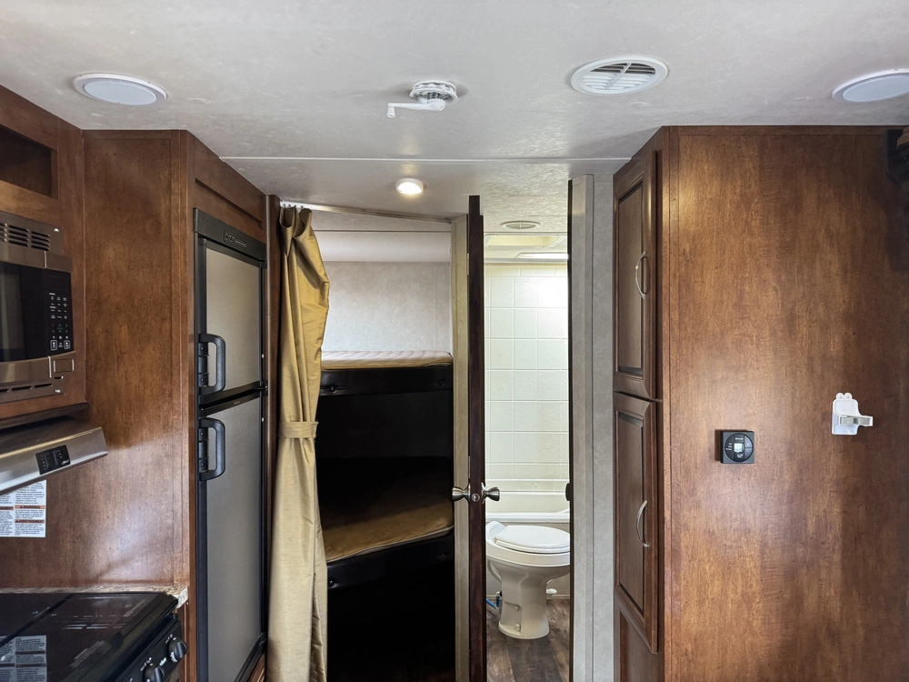 2017 Forest River Vibe 243bhs alt