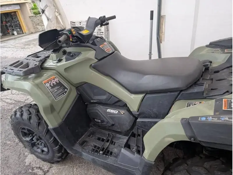 2020 Can-Am OUTLANDER 650 6X6