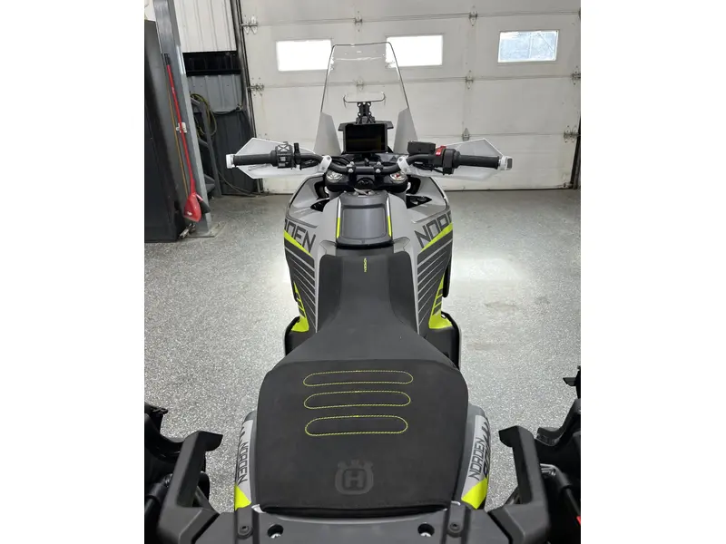 2025 Husqvarna NORDEN 901 EXPEDITIO