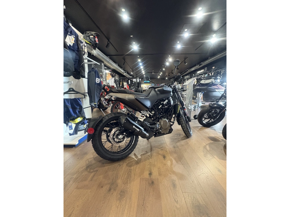 2023 Husqvarna Svartpilen 401 alt