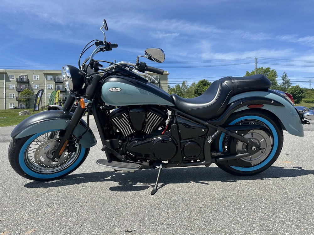 2025 Kawasaki Vulcan 900 Classic alt
