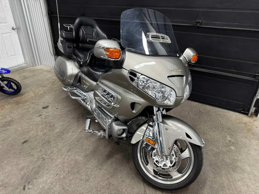 Honda Goldwing Gold Wing 2002 alt