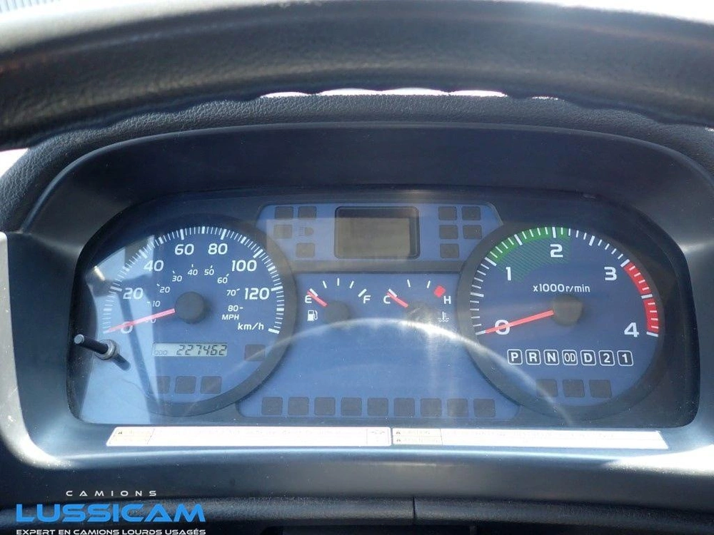 Hino 185 2010