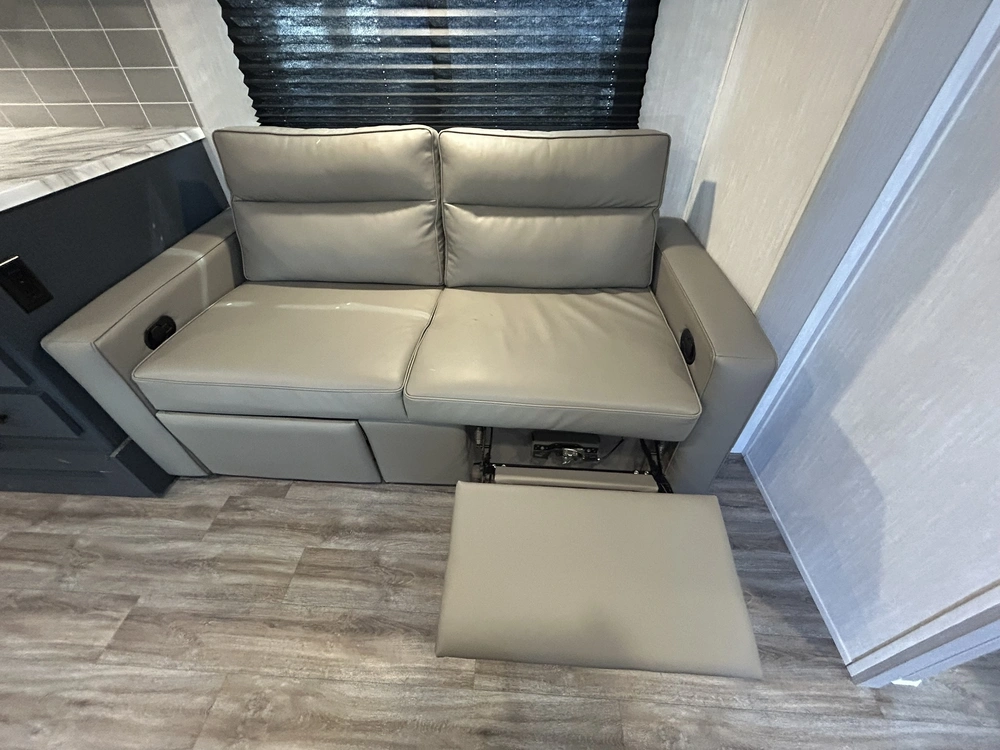 Coachmen Apex 300bhs 2024 alt