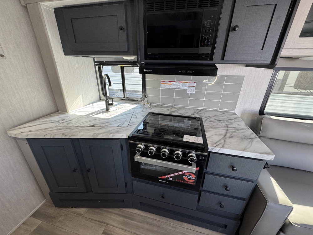 Coachmen Apex Ultra-lite 251rbk 2026 alt