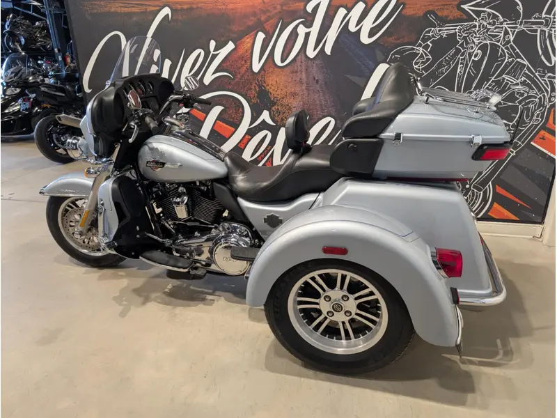 2023 Harley-Davidson Trike Tri Glide Ultra FLHTCUTG