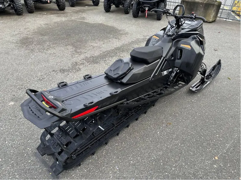 2025 Ski-Doo SUMMIT ADR W/ EDGE PKG 154 850 E-TEC POWDERMAX X-LIGHT FLEXEDGE 3.0" SHOT