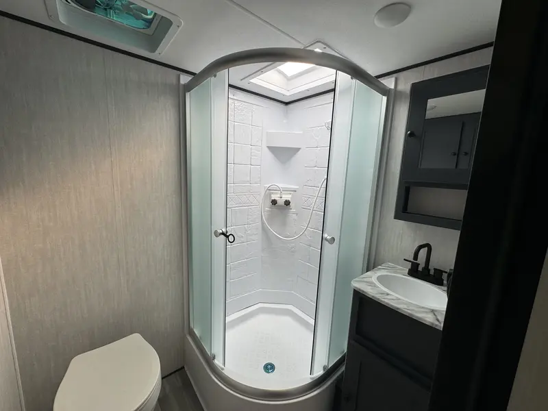 2026 Coachmen APEX ULTRA-LITE 251RBK