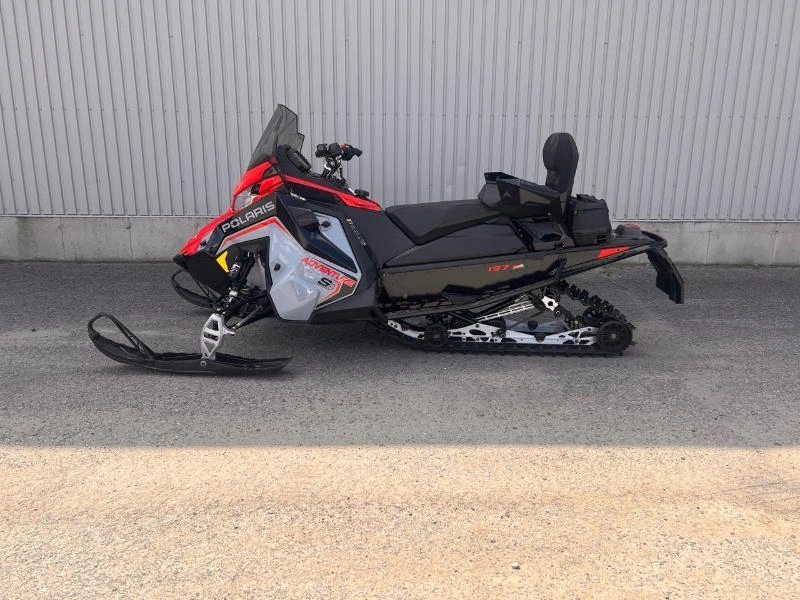Polaris Prostar S4 Indy Adventure 137 2025 alt
