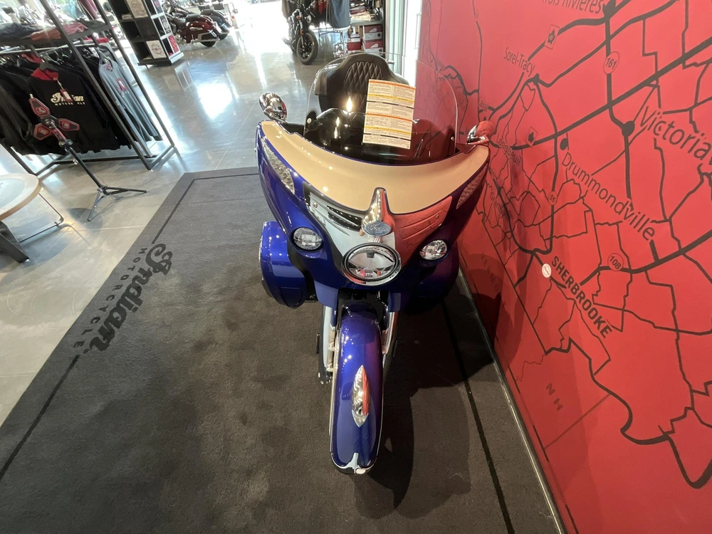 2024 Indian Motorcycle Roadmaster With Powerband Audio Package alt