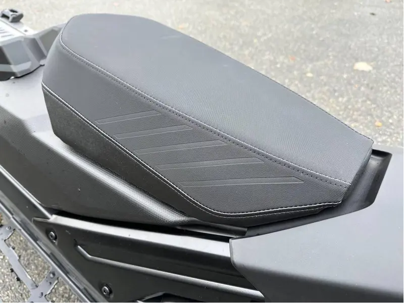 2025 Ski-Doo SUMMIT ADR W/ EDGE PKG 165 850 E-TEC POWDERMAX X-LIGHT FLEXEDGE 3.0" SHOT