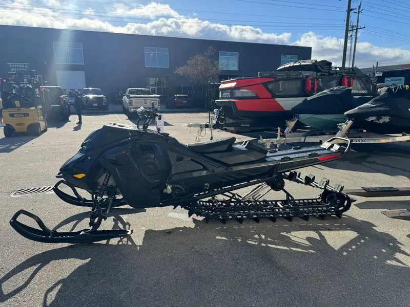 2023 Ski-Doo SUMMIT 165 850 TURBO