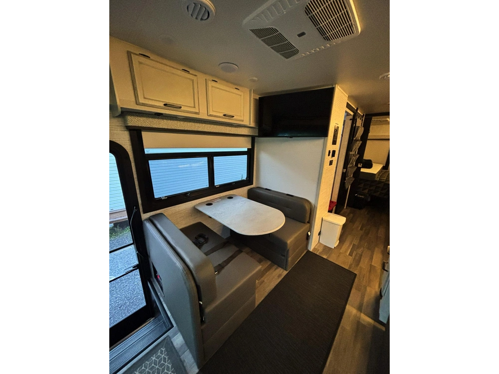 Entegra Coach Vision 29s Classe A 2024 alt