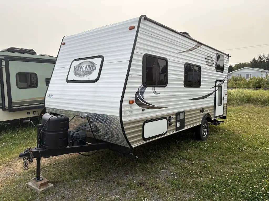 2016 Coachmen Viking 17BH 