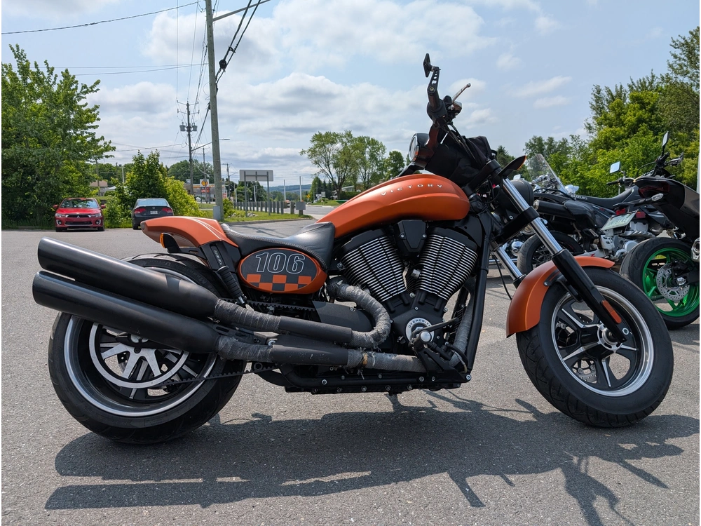 Victory Motorcycles Judge Victory Judge 106 – Setup Custom Large Tire 2013 alt