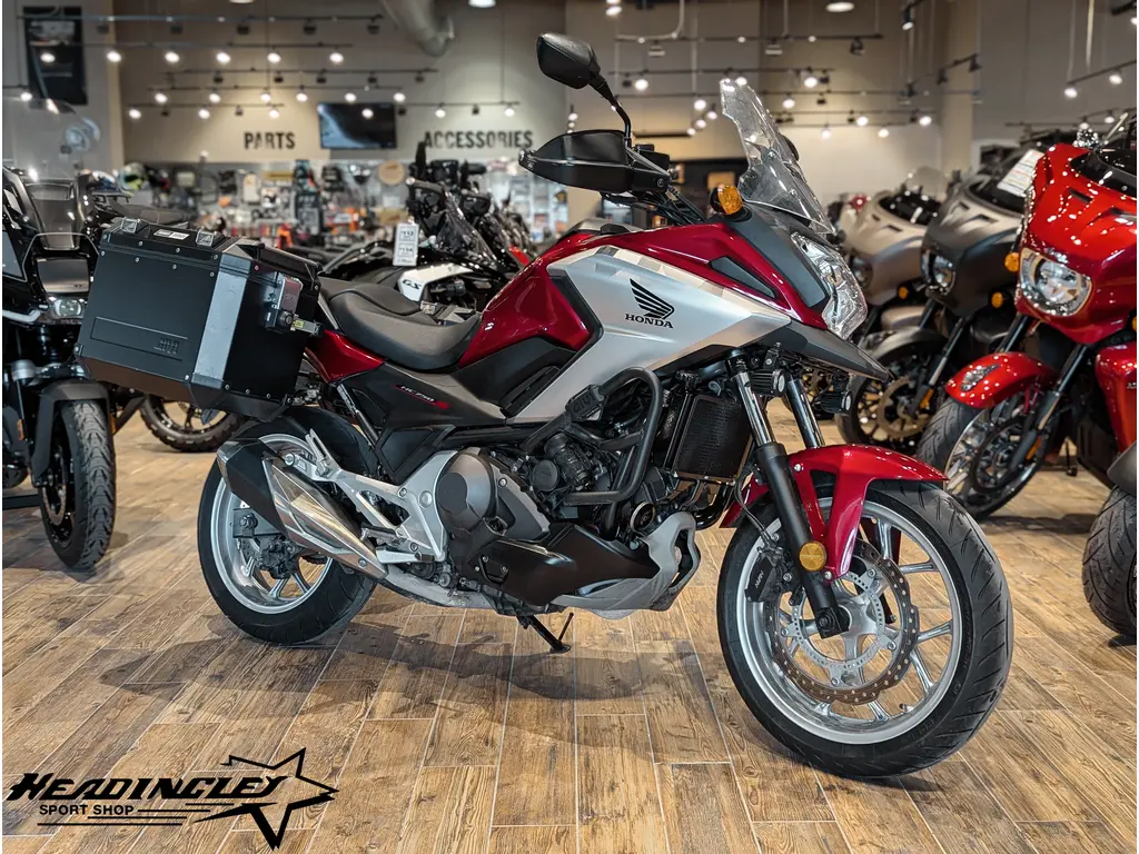 2017 Honda NC750X // Candy Prominence Red 