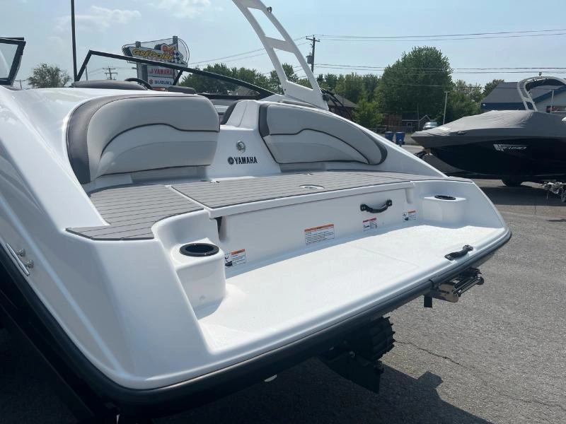 2025 Yamaha Ar190 alt