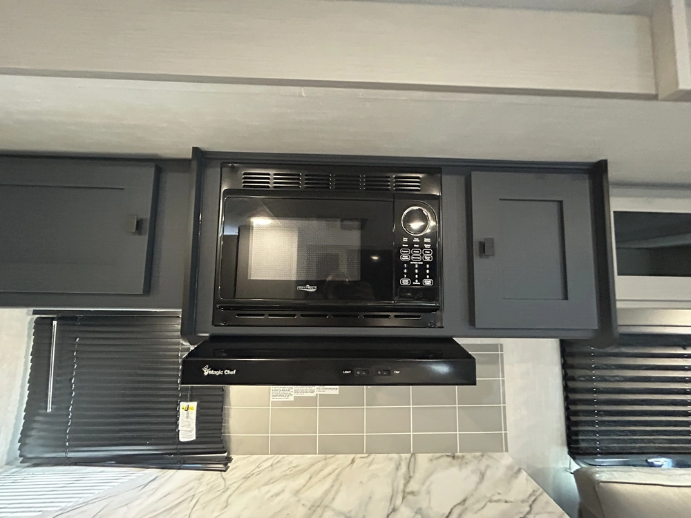 2024 Coachmen Apex 300bhs alt