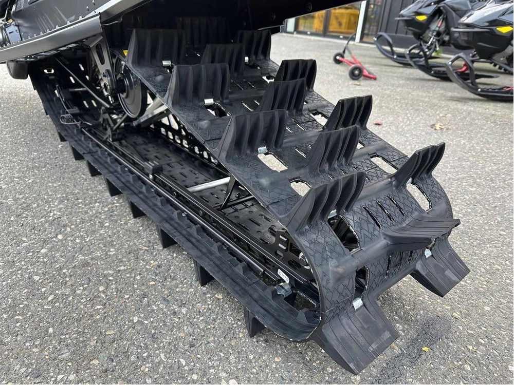 2025 Ski-doo Summit Adr W/ Edge Pkg 154 850 E-tec Powdermax X-light Flexedge 3.0" Shot alt