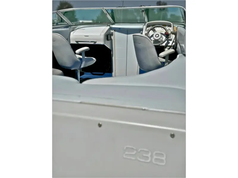 1993 Chris-Craft 238 Concept