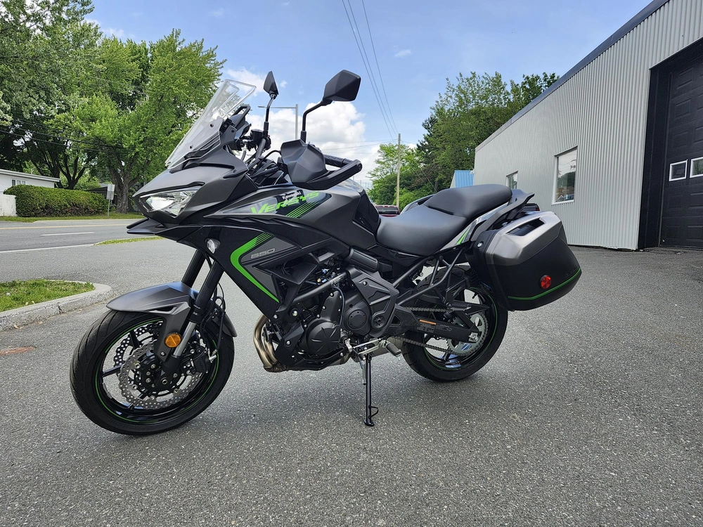 Kawasaki Versys 650 Lt Moto Voyageur Très Polyvalente 2025 alt