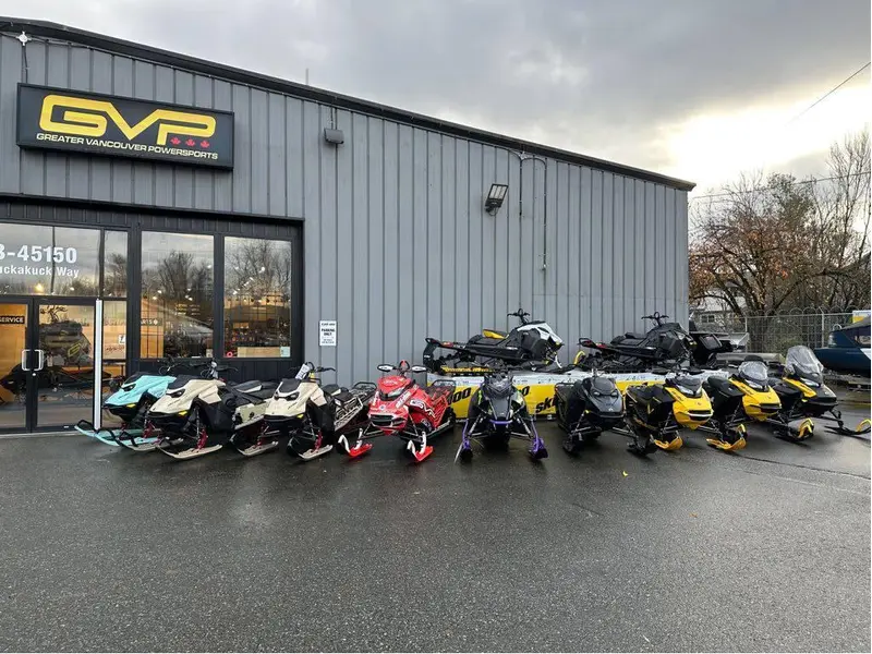 2025 Ski-Doo SUMMIT ADR W/ EDGE PKG 154 850 E-TEC POWDERMAX X-LIGHT FLEXEDGE 3.0" SHOT