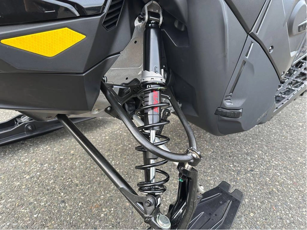 2025 Ski-doo Summit Adr W/ Edge Pkg 154 850 E-tec Powdermax X-light Flexedge 3.0" Shot alt