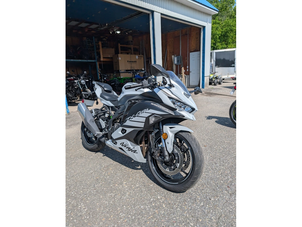 2025 Kawasaki Ninja 400 Rr Gris Zx4rr | ⚡ Essai Routier Offert Chez Beauce Sports, Concessionnaire #1 En Beauce & Rive-sud De Québec 🏆 | alt