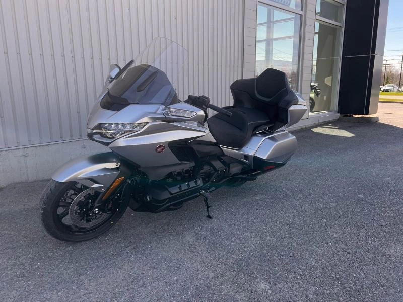 Honda Gold Wing Tour 2025 alt