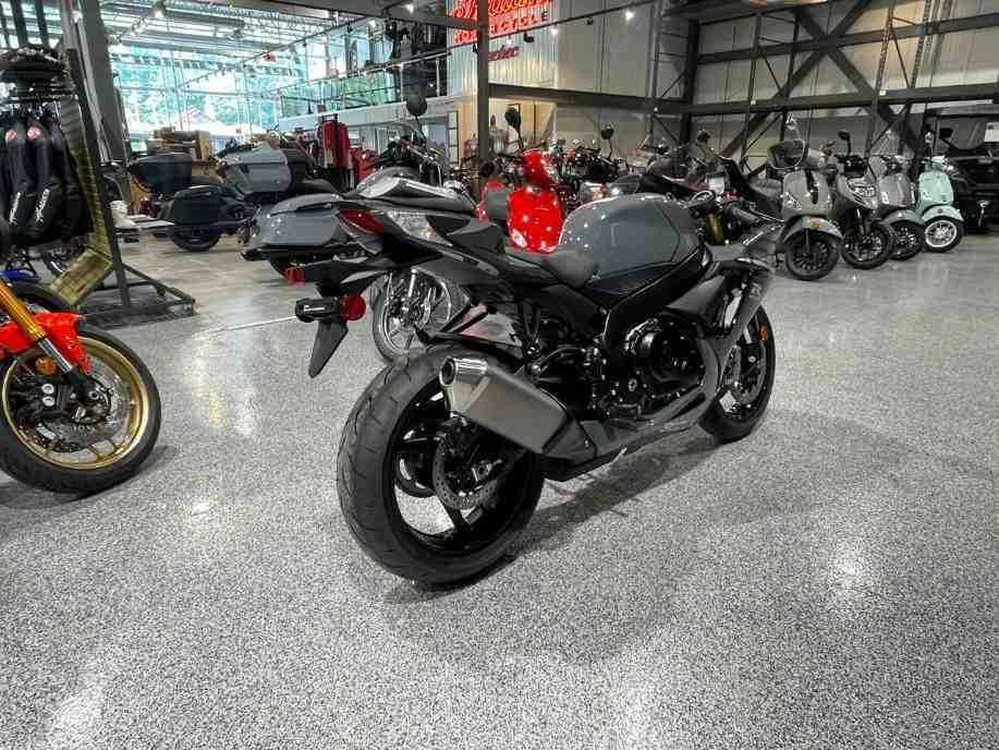 Suzuki Gsx-r750 2025 alt