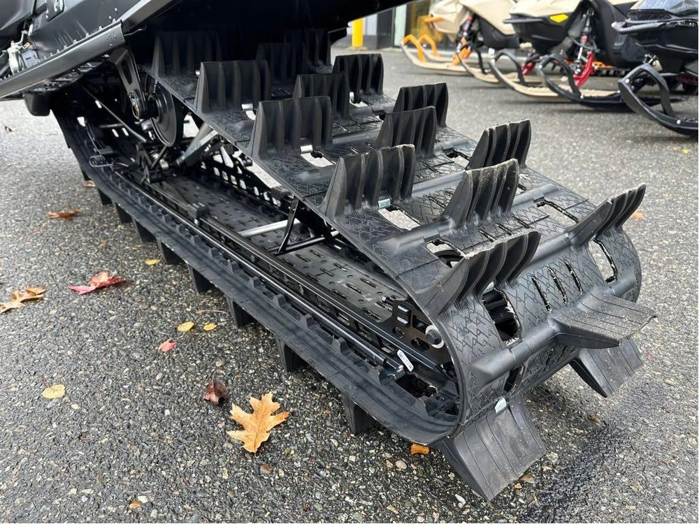 2025 Ski-doo Summit Adr W/ Edge Pkg 165 850 E-tec Powdermax X-light Flexedge 3.0" Shot alt