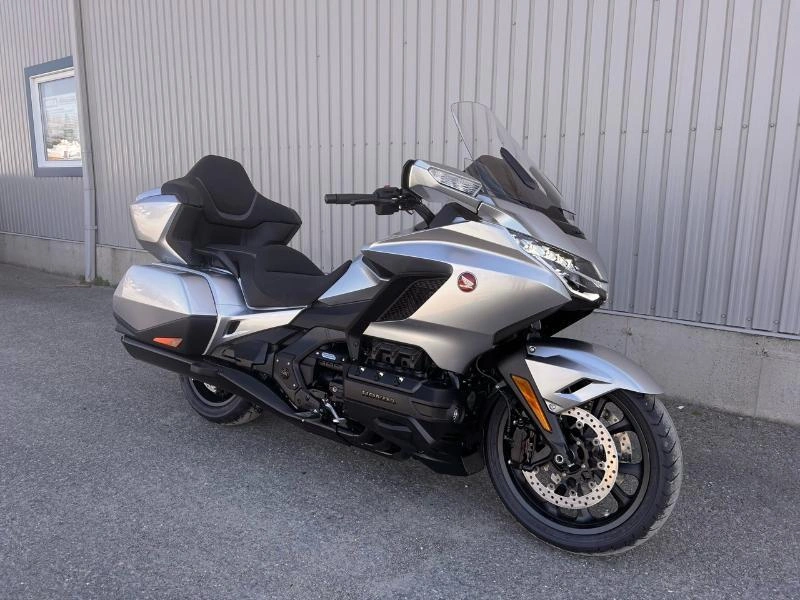 Honda Gold Wing Tour 2025 alt