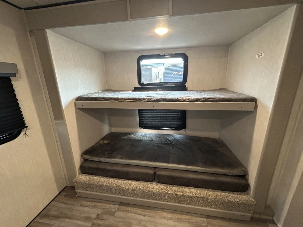 Coachmen Apex 300bhs 2024 alt