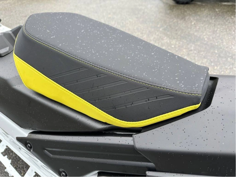 2025 Ski-doo Summit Adr W/ Edge Pkg 154 850 E-tec Powdermax X-light Flexedge 3.0" Shot alt