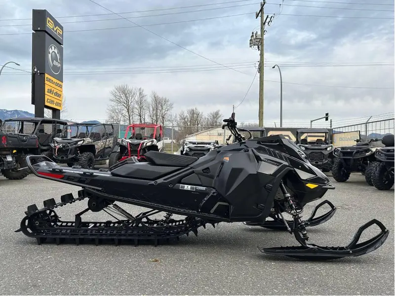 2025 Ski-Doo SUMMIT ADR W/ EDGE PKG 154 850 E-TEC POWDERMAX X-LIGHT FLEXEDGE 3.0" SHOT