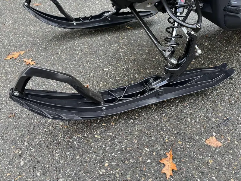 2025 Ski-Doo SUMMIT ADR W/ EDGE PKG 165 850 E-TEC POWDERMAX X-LIGHT FLEXEDGE 3.0" SHOT