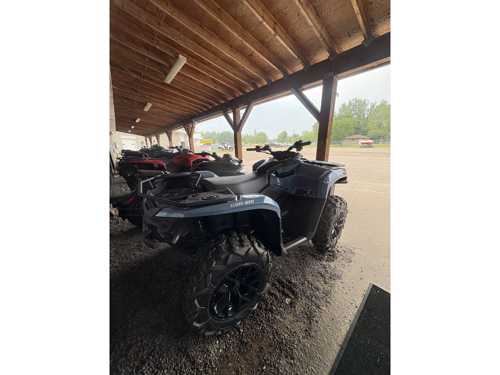 2025 Can-am Out Xt 700 alt