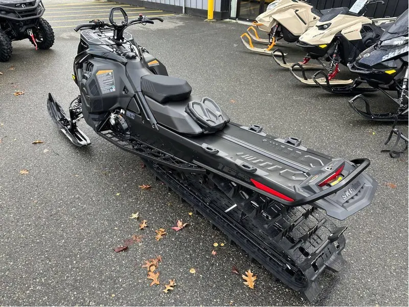 2025 Ski-Doo SUMMIT ADR W/ EDGE PKG 165 850 E-TEC POWDERMAX X-LIGHT FLEXEDGE 3.0" SHOT
