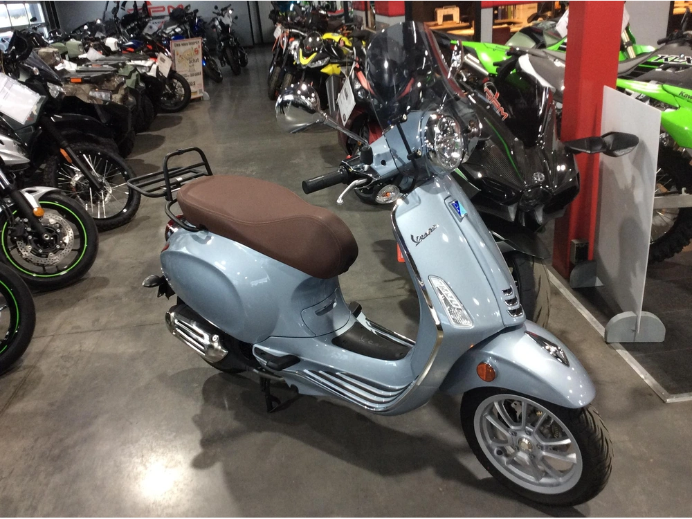 Vespa Primavera 150 2023 alt