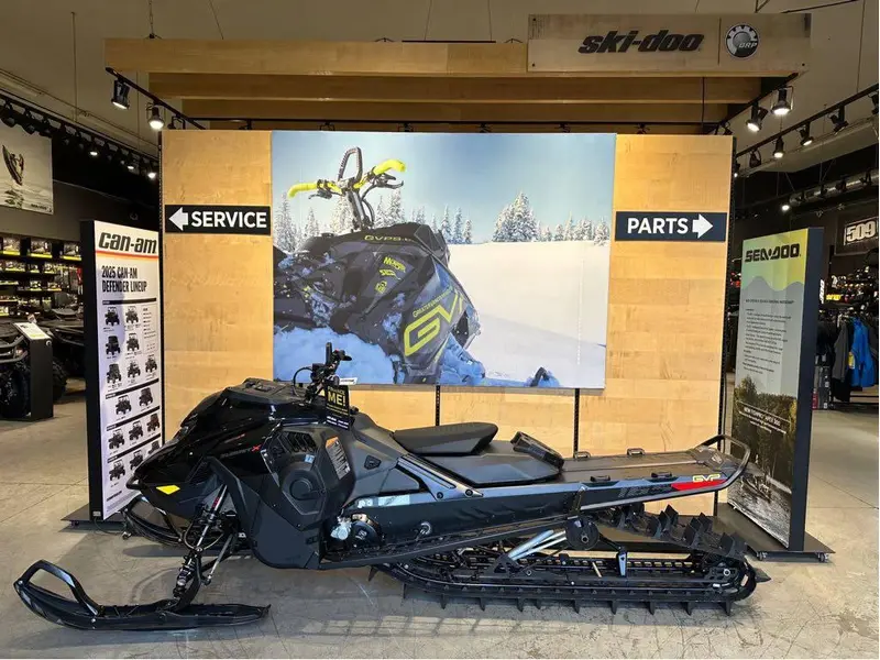 2025 Ski-Doo SUMMIT ADR W/ EDGE PKG 165 850 E-TEC POWDERMAX X-LIGHT FLEXEDGE 3.0" SHOT